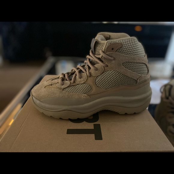 Yeezy Desert Boots - Picture 3 of 11